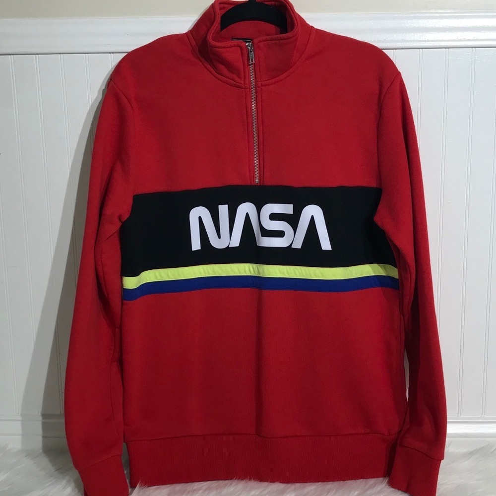 Forever 21 red sweater with Nasa logo Sz.M